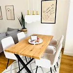 Niro I Design Apartment, Dachterrasse, Modern, Lage, Zentrum, W-lan, Tv